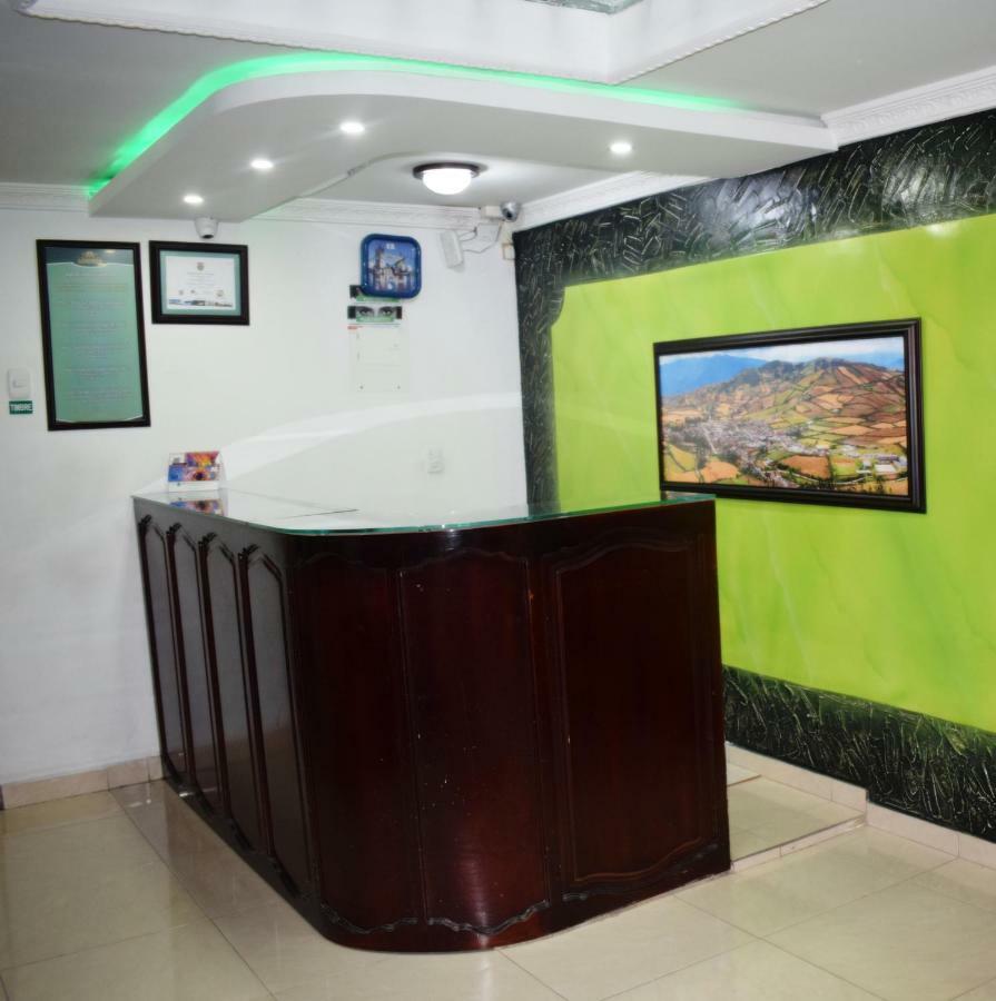 Hotel Londres Pasto Buitenkant foto